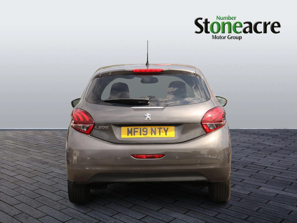 Peugeot 208 1.2 Puretech Signature Hatchback #4