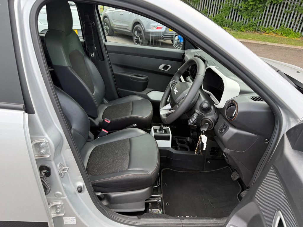 Dacia Spring 27Kwh Extreme 65 48Kw Beige #3