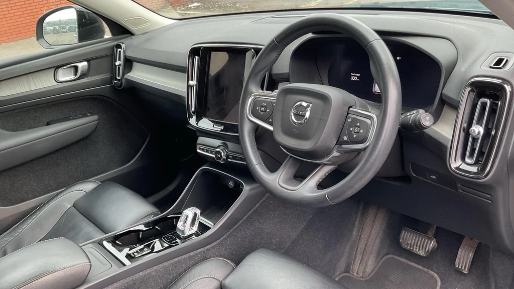 Volvo XC40 2.0 B3p Plus Dark  #4