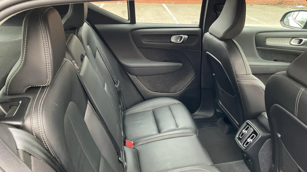 Volvo XC40 2.0 B3p Plus Dark  #6