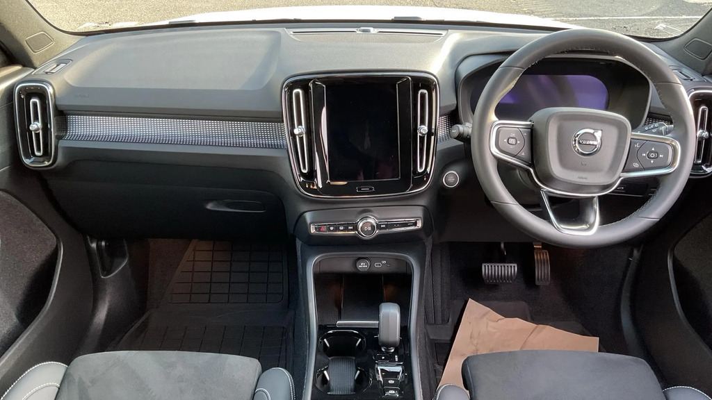 Volvo XC40 2.0 B3p Plus Dark  #5