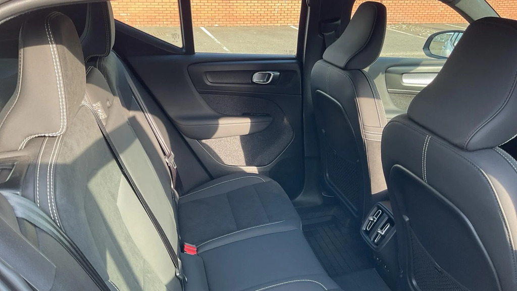Volvo XC40 2.0 B3p Plus Dark  #6