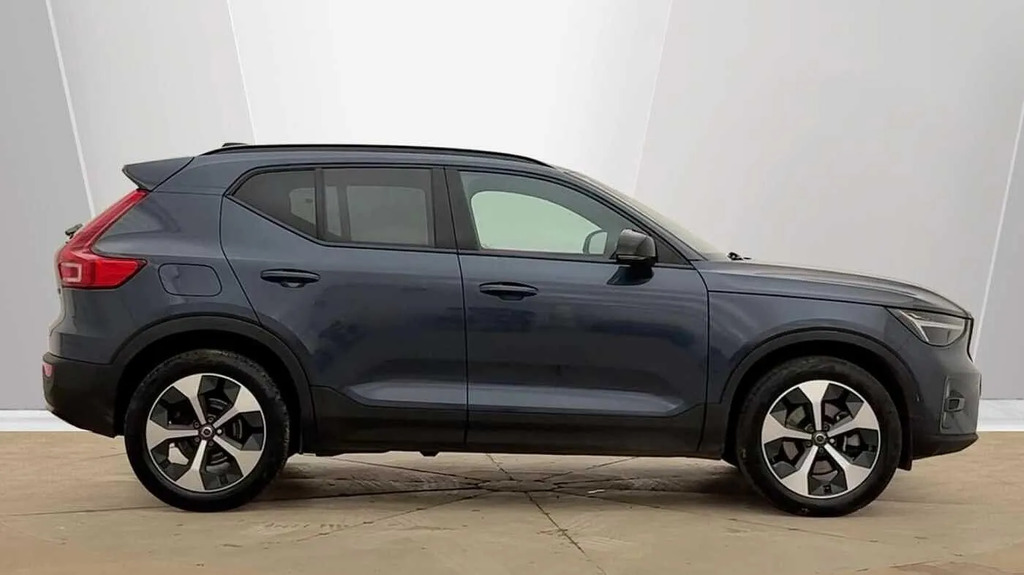 Volvo XC40 2.0 B4p Plus Dark  #2