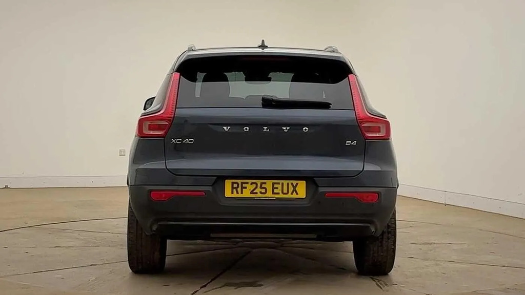 Volvo XC40 2.0 B4p Plus Dark  #4