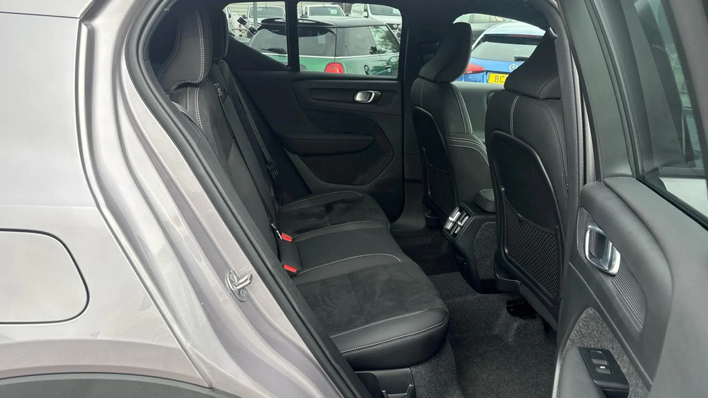 Volvo XC40 2.0 B3p Plus Dark  #6
