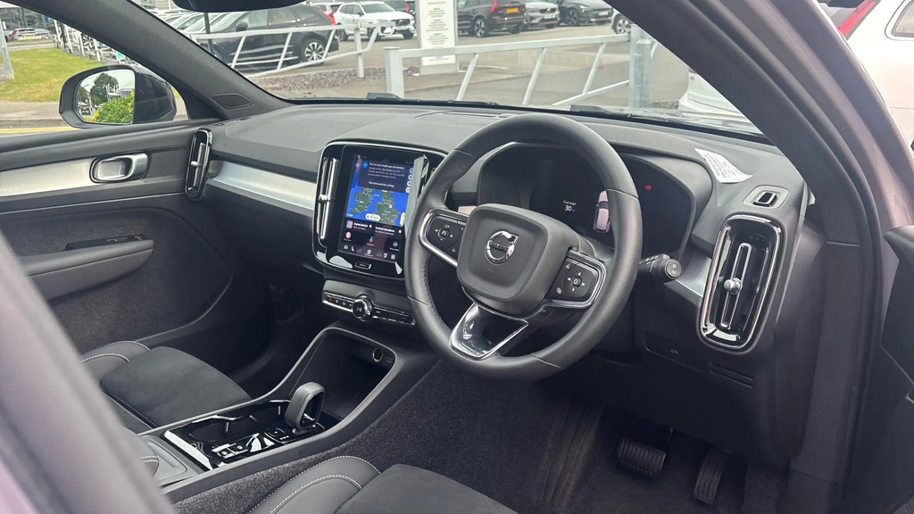 Volvo XC40 2.0 B3p Plus Dark  #4