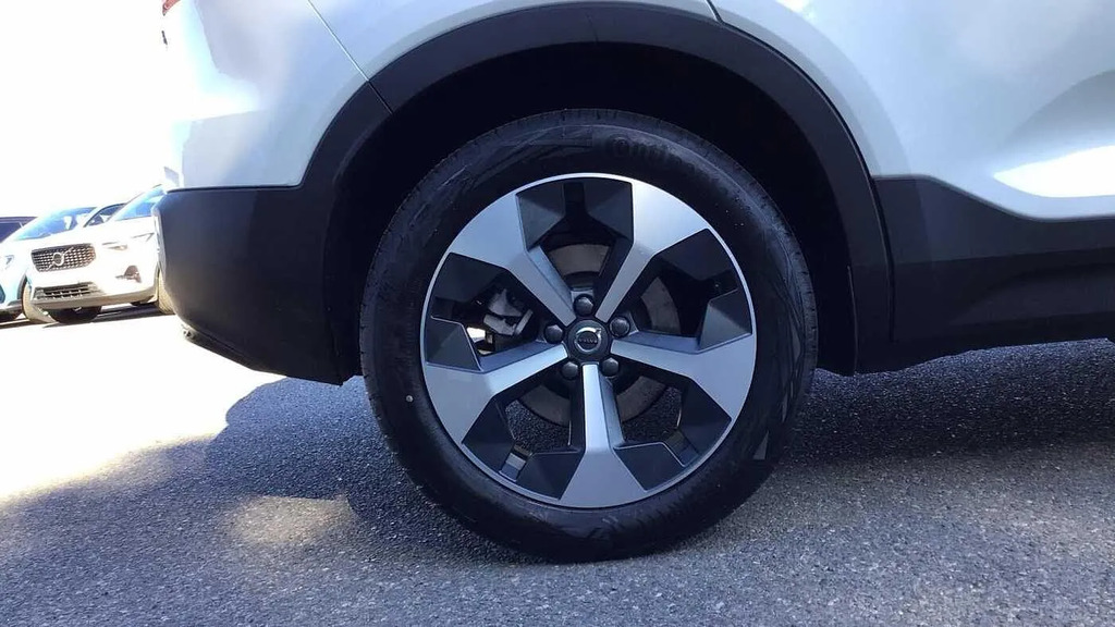 Volvo XC40 2.0 B3p Plus Dark  #3