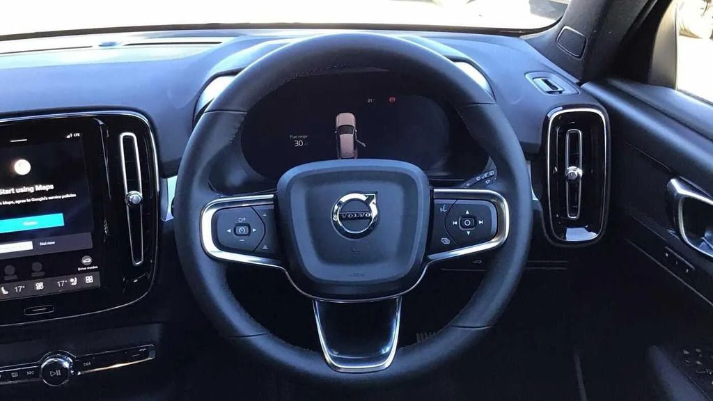 Volvo XC40 2.0 B3p Plus Dark  #4