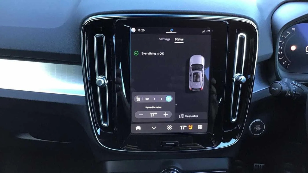 Volvo XC40 Plus, B3 Mild Hybrid, Dark Silver #17