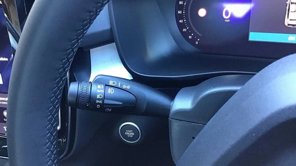 Volvo XC40 Plus, B3 Mild Hybrid, Dark Silver #19