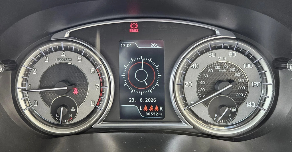 Suzuki Vitara Petrol White #14
