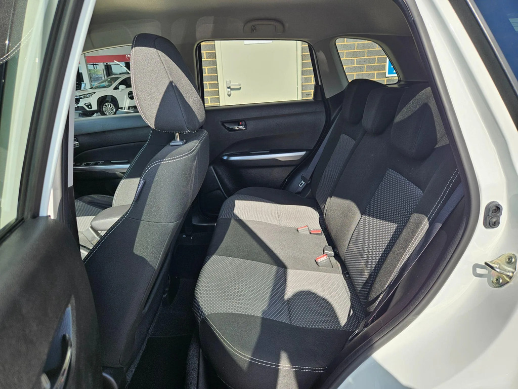 Suzuki Vitara Petrol White #18
