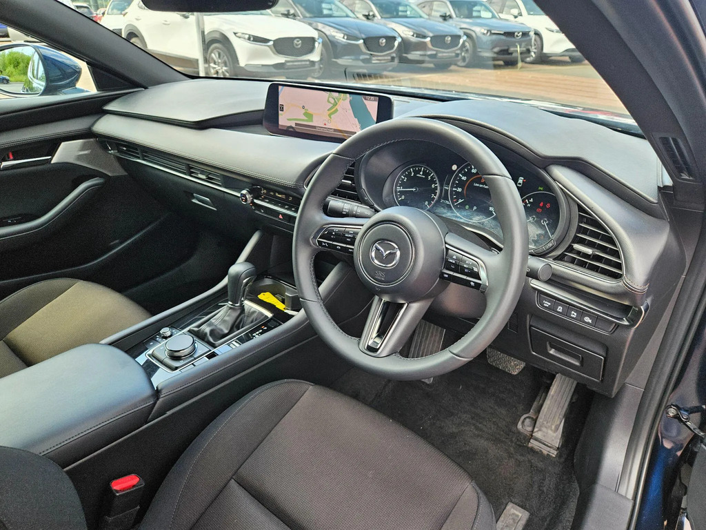 Mazda 3 2.5 E-skyactiv G Mhev 140 Centre-line White #10