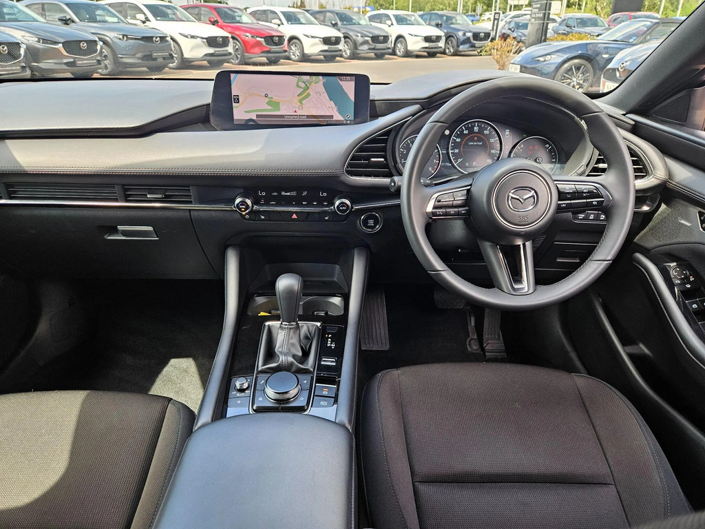 Mazda 3 2.5 E-skyactiv G Mhev 140 Centre-line White #11