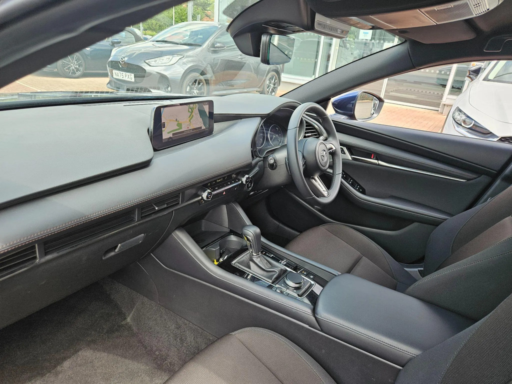 Mazda 3 2.5 E-skyactiv G Mhev 140 Centre-line White #12