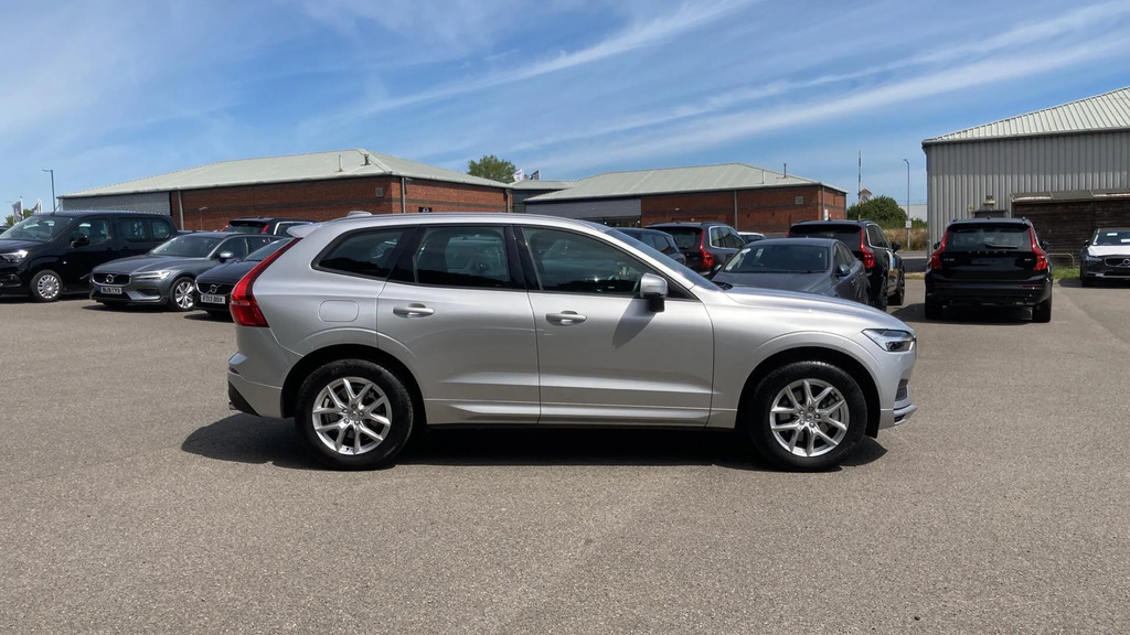Volvo XC60 2.0 B4d Momentum Geartronic  #4