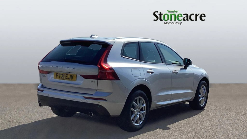 Volvo XC60 2.0 B4d Momentum Geartronic  #2