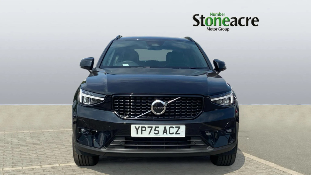 Volvo XC40 2.0 B4p Plus Dark  #2