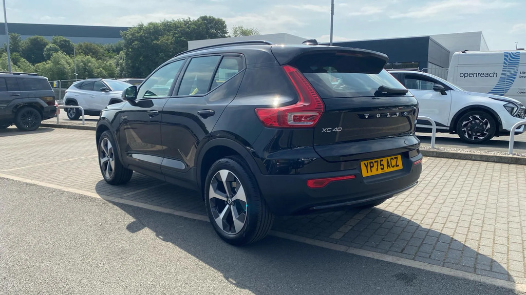 Volvo XC40 2.0 B4p Plus Dark  #4