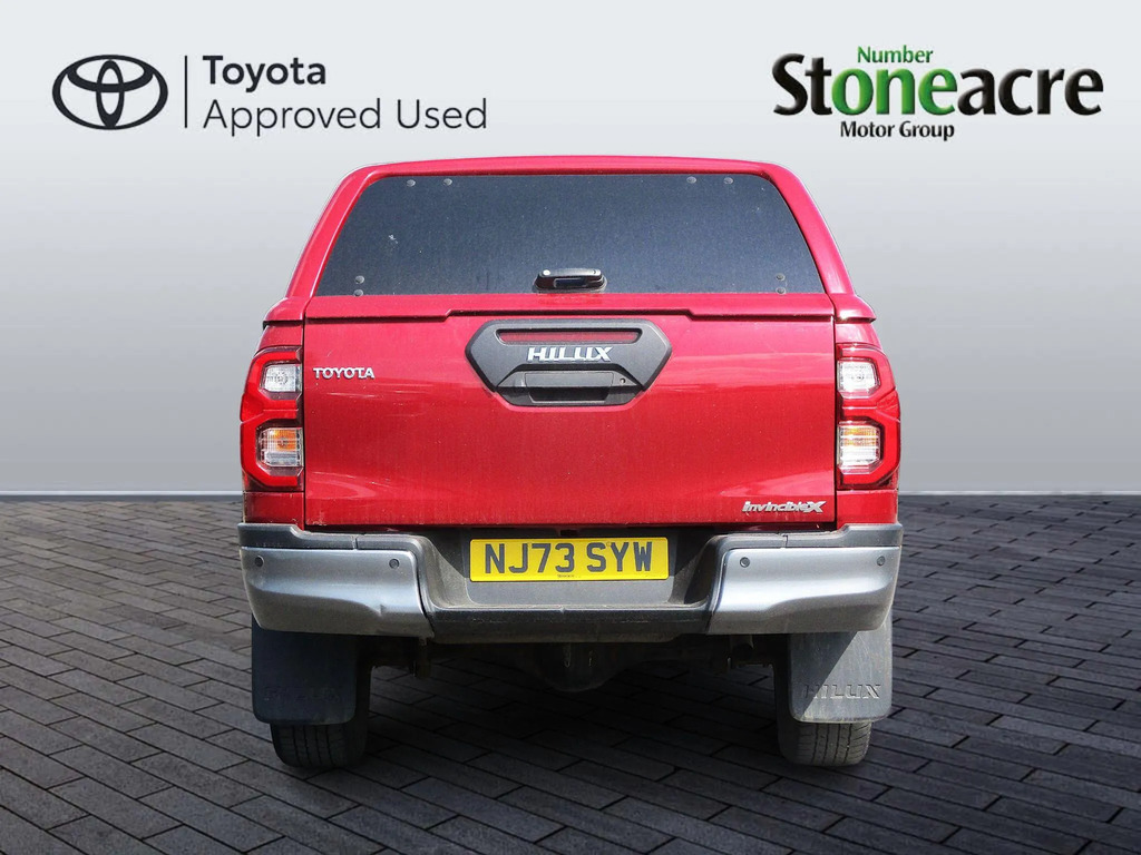 Toyota HILUX Invincible X Dcab Pick Up 2.8 D-4d  #4