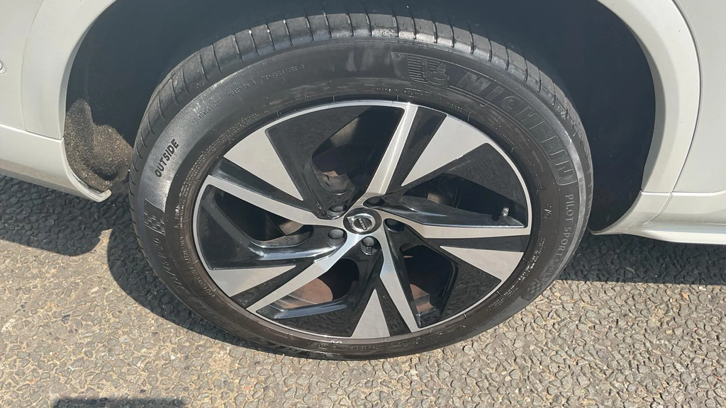 Volvo XC90 Ultimate Black #38