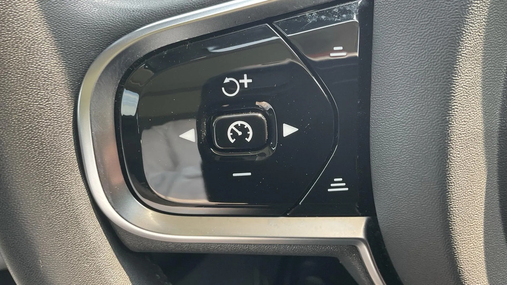 Volvo XC90 Ultimate Black #20