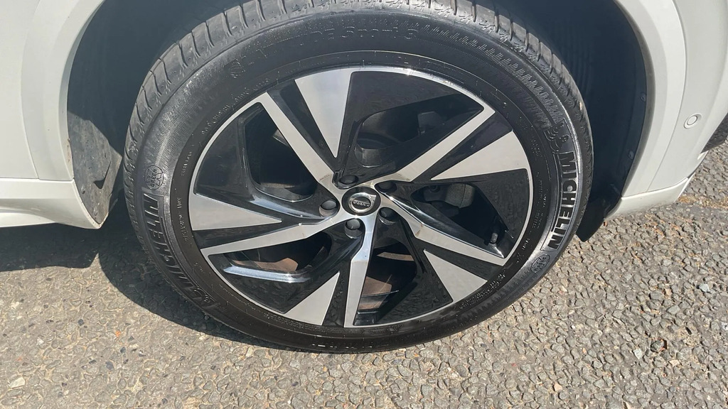 Volvo XC90 Ultimate Black #35