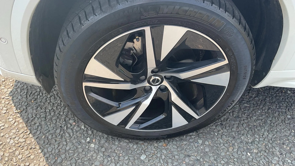 Volvo XC90 Ultimate Black #36