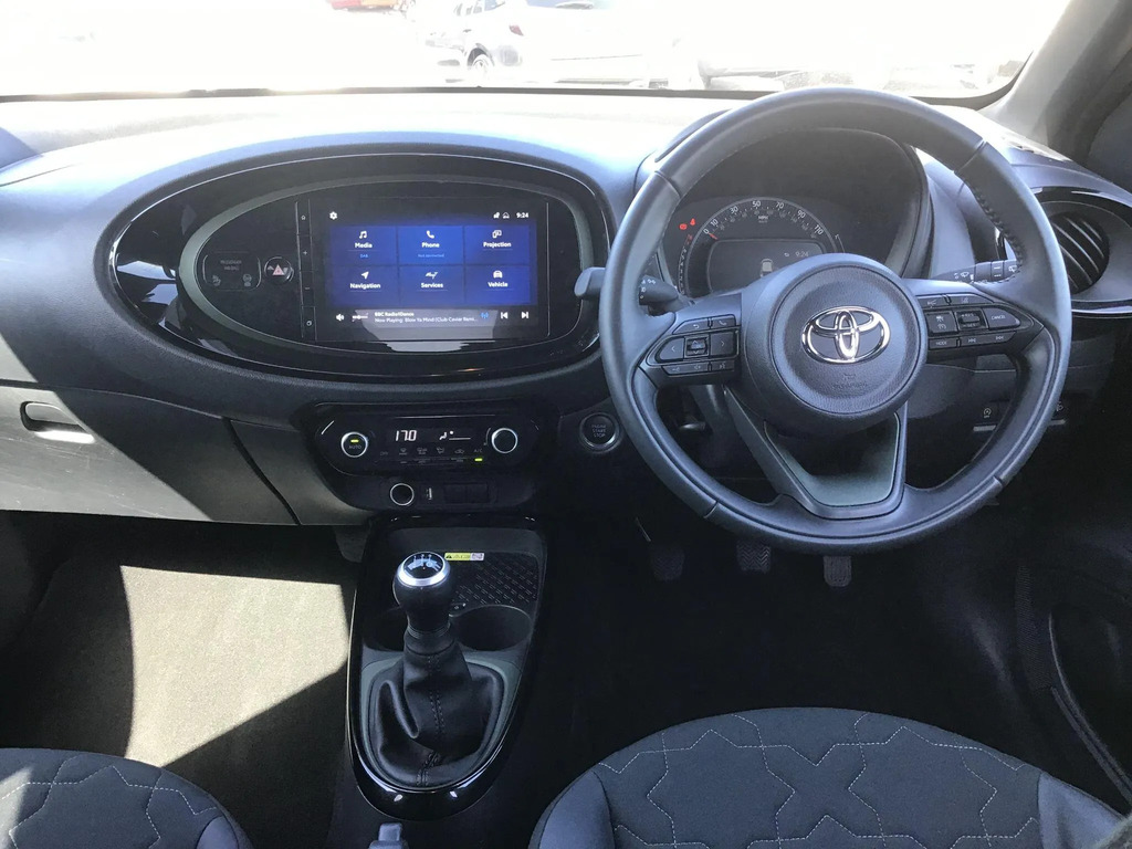 Toyota Aygo X 1.0 Vvt-i Exclusive  #6