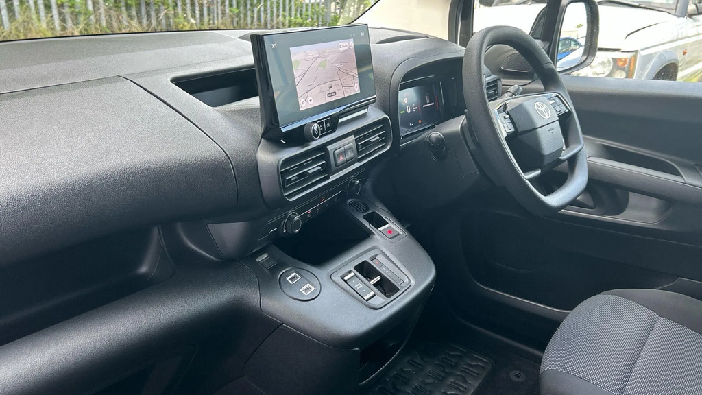 Toyota Proace City Active White #9