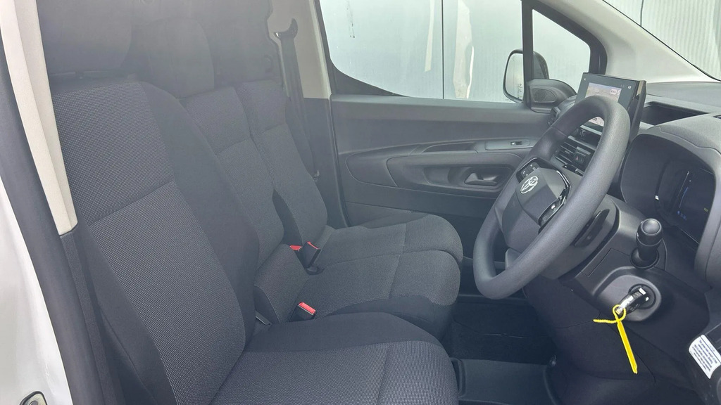 Toyota Proace City Active White #15