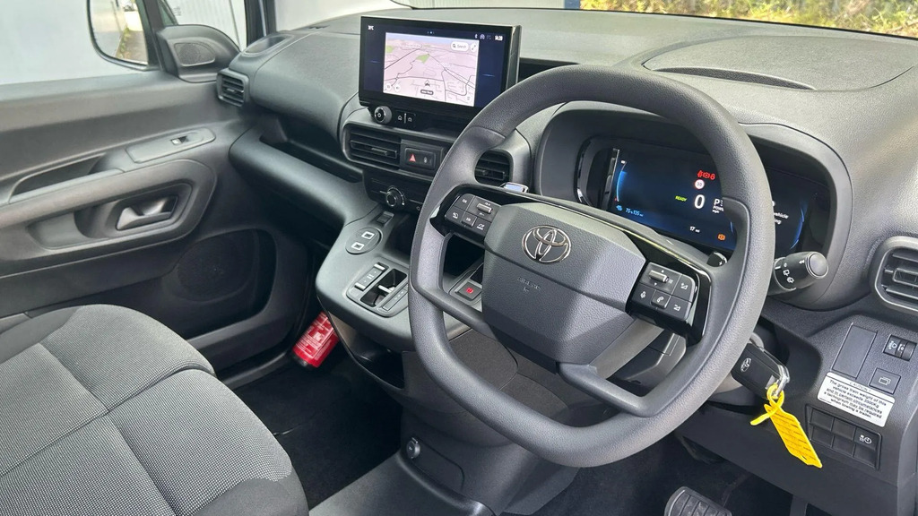 Toyota Proace City Active White #10