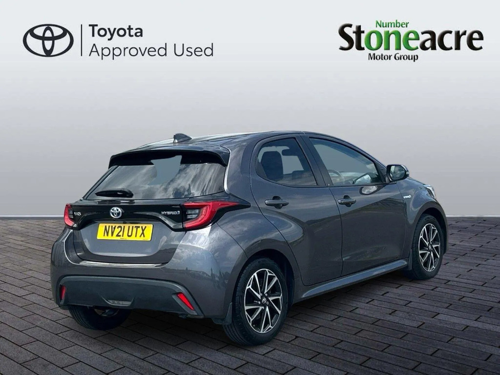 Toyota Yaris 1.5 Hybrid Design Cvt  #3