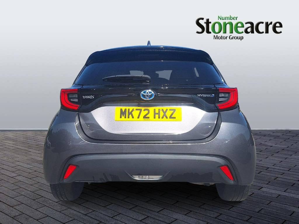 Toyota Yaris 1.5 Hybrid Design Cvt  #4