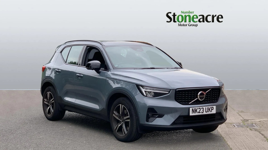 Volvo XC40 2.0 B3p Plus Dark 