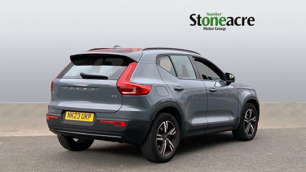 Volvo XC40 2.0 B3p Plus Dark  #2
