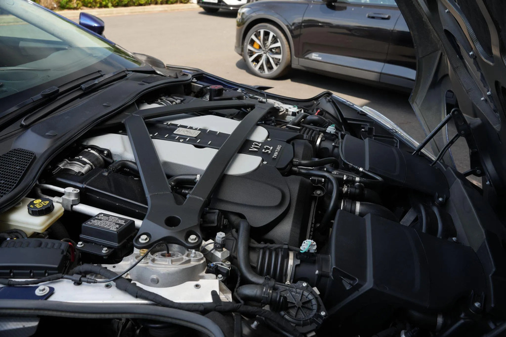 Aston Martin DBS Automatic Grey #29