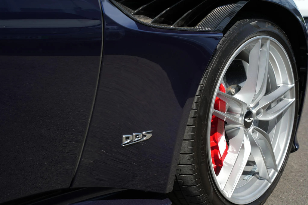 Aston Martin DBS Automatic Grey #31
