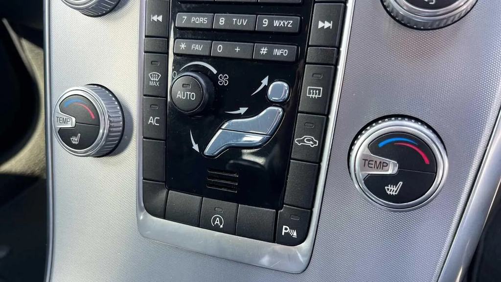 Volvo XC60 Xc60 R-design Lux Nav T5 White #32