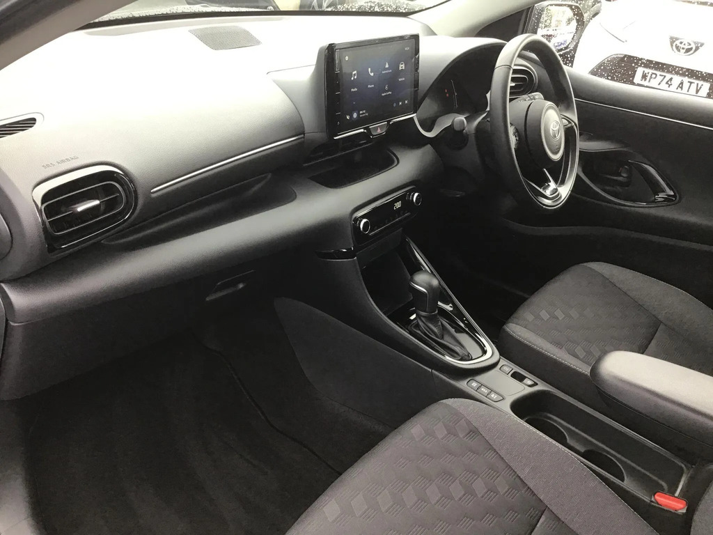 Toyota Yaris 1.5 Hybrid Design Cvt  #5