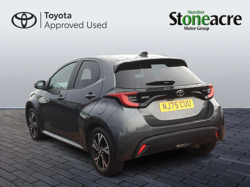 Toyota Yaris 1.5 Hybrid Design Cvt  #4