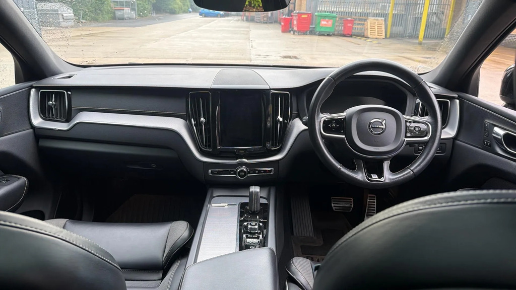 Volvo XC60 2.0 T8 390 Hybrid R Design Pro Awd G Tronic  #5