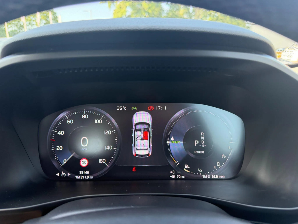 Volvo XC40 1.5 T3 163 R Design Black #28