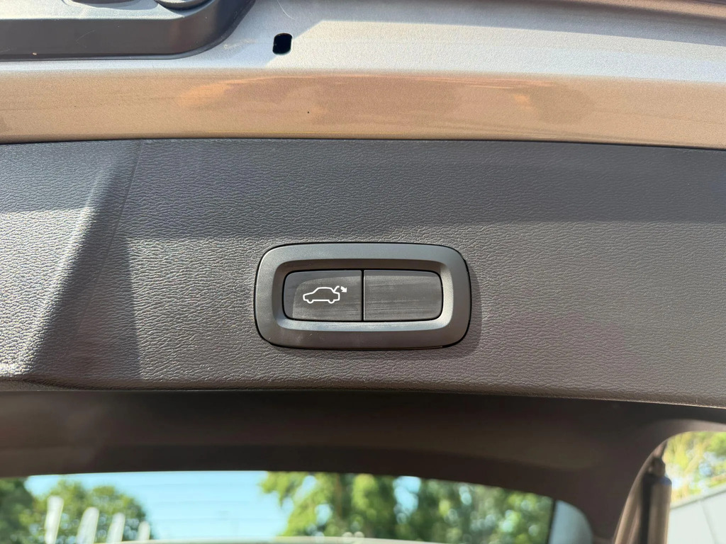 Volvo XC40 1.5 T3 163 R Design Black #21