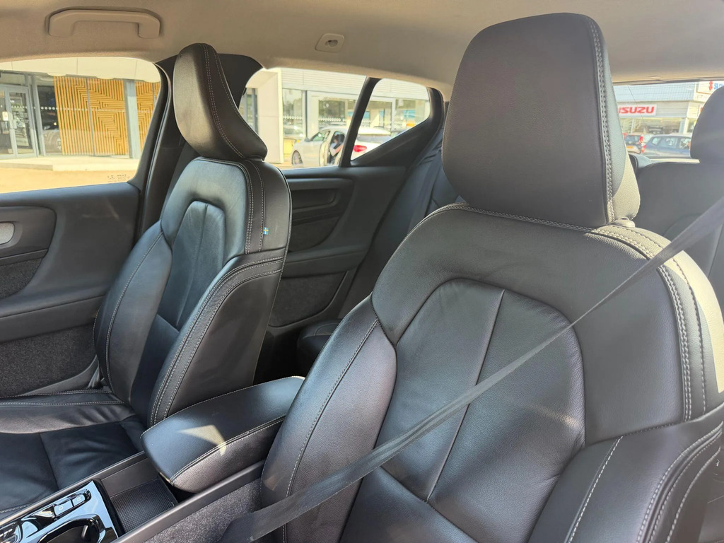 Volvo XC40 1.5 T3 163 R Design Black #32