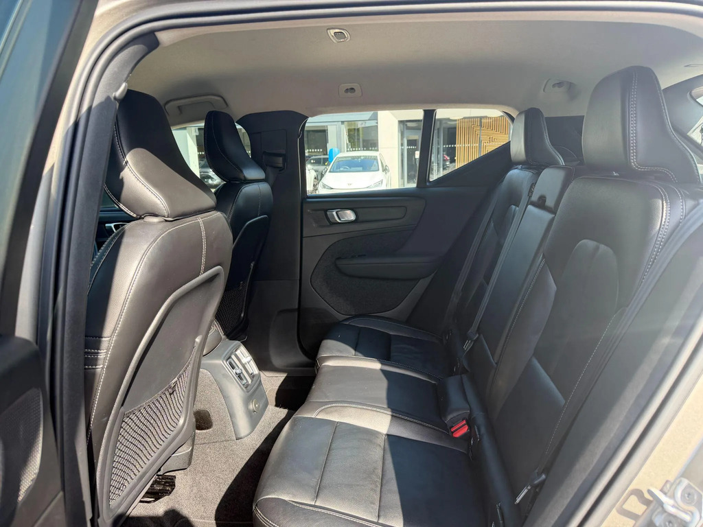 Volvo XC40 1.5 T3 163 R Design Black #16