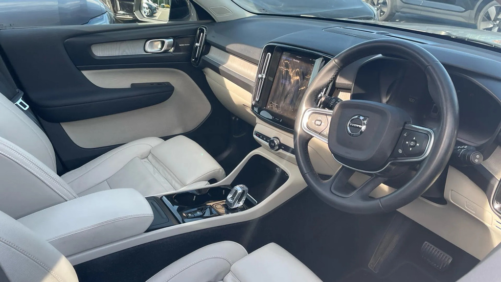 Volvo XC40 2.0 B4p Ultimate Dark  #4