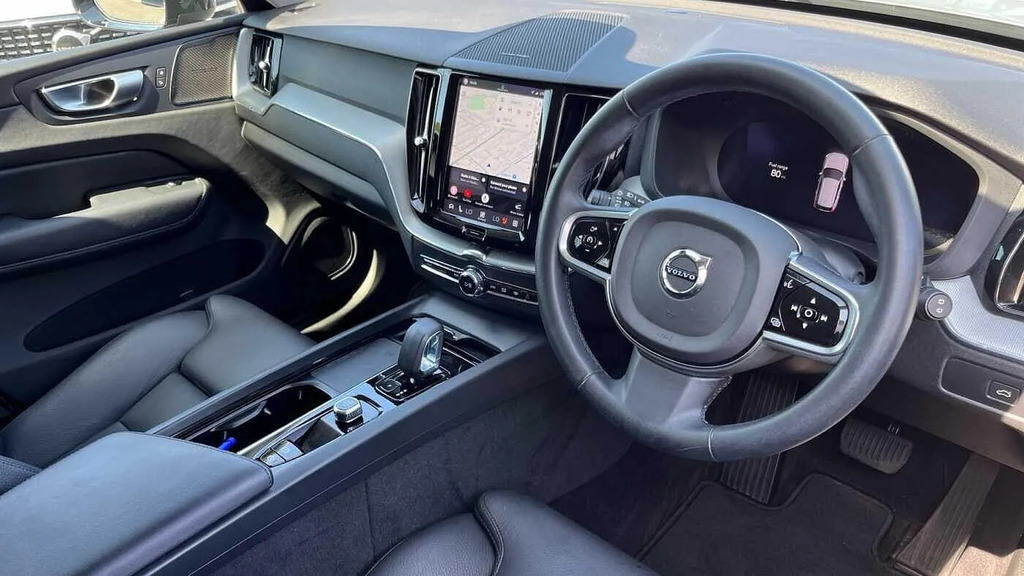 Volvo XC60 Plus Dark B5 250 Hp  #4