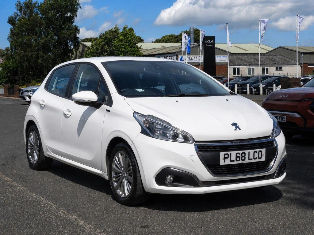 Peugeot 208 1.2 Puretech Signature Hatchback 