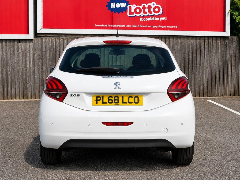 Peugeot 208 1.2 Puretech Signature Hatchback  #4